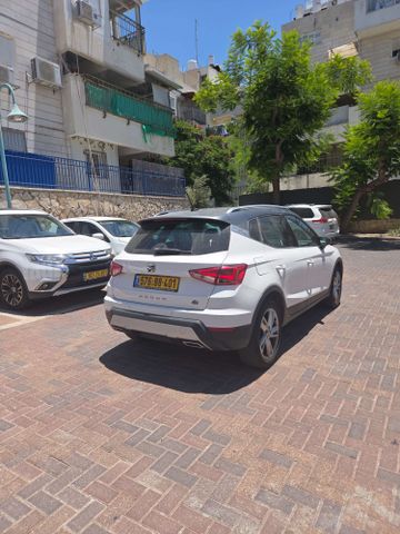 סיאט ארונה