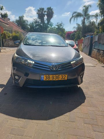 טויוטה קורולה