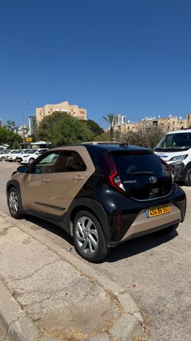 טויוטה אייגו X