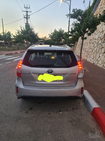 טויוטה פריוס פלוס