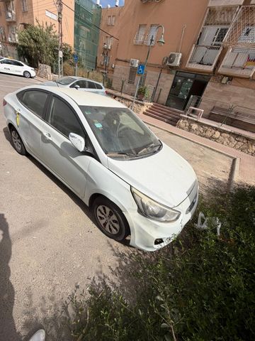 יונדאי אקסנט i25