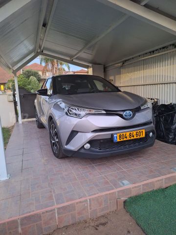 מודעת רכב טויוטה C-HR