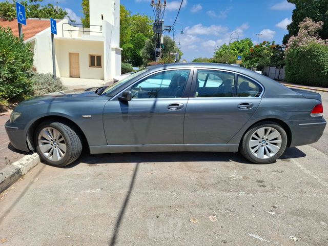 מודעת רכב ב מ וו סדרה 7