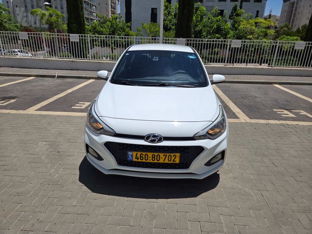 יונדאי i20