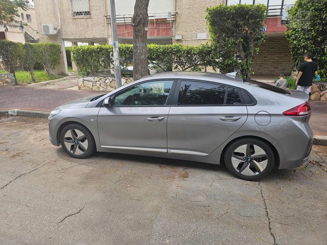 יונדאי איוניק