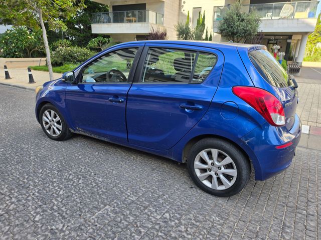 מודעת רכב יונדאי i20