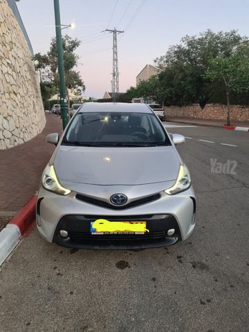 טויוטה פריוס פלוס