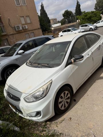 יונדאי אקסנט i25