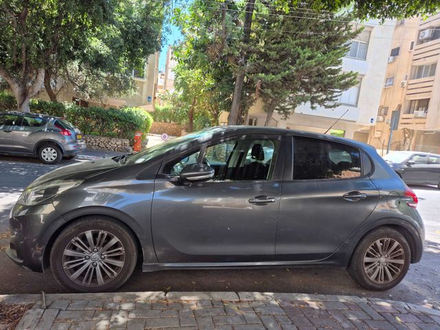 מודעת רכב פיג'ו 208