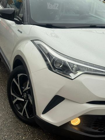 מודעת רכב טויוטה C-HR