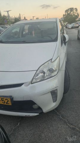 טויוטה פריוס