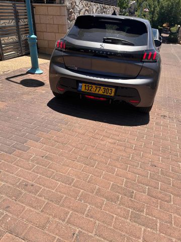 פיג'ו 208
