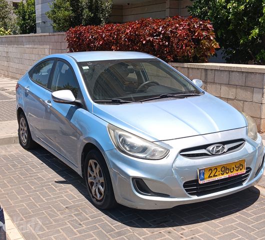יונדאי אקסנט i25