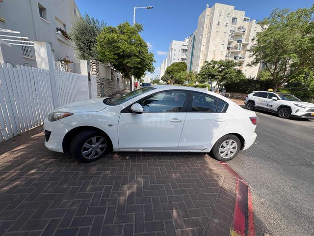 מאזדה 3