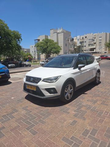 סיאט ארונה