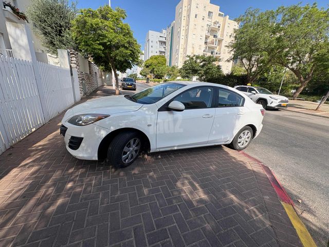 מאזדה 3