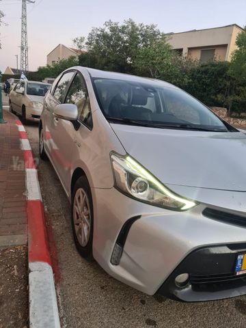 טויוטה פריוס פלוס