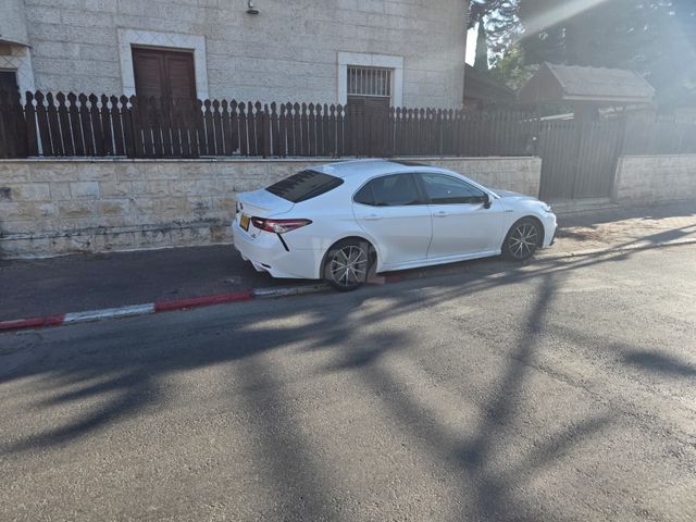 מודעת רכב טויוטה קאמרי