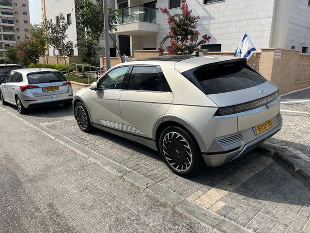 יונדאי איוניק 5