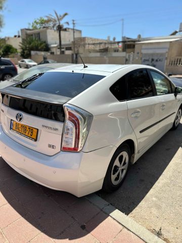 טויוטה פריוס