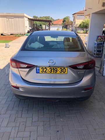 מאזדה 3