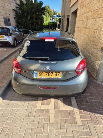 פיג'ו 208