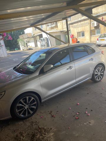 יונדאי i30