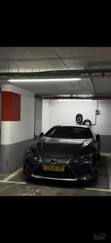 מודעת רכב לקסוס LC