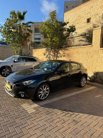 מודעת רכב מאזדה 3