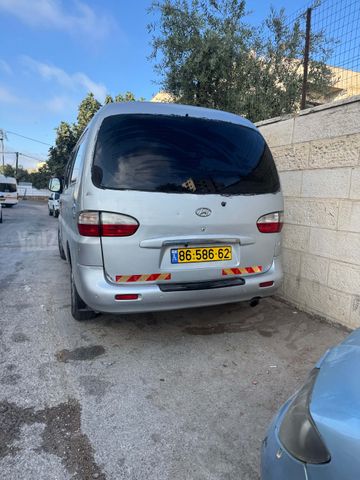 יונדאי H-1 / i800
