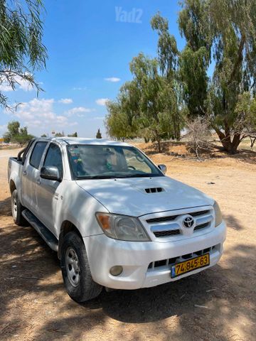 מודעת רכב טויוטה היילקס ויגו