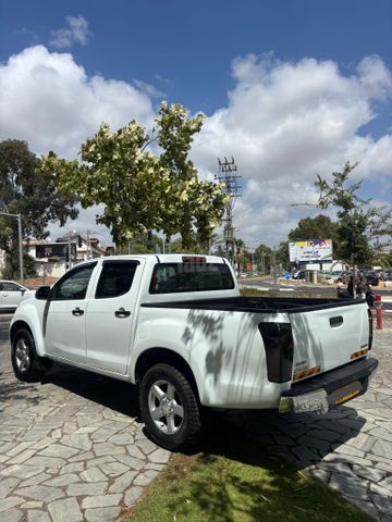 איסוזו די-מקס