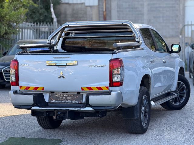 מיצובישי טרייטון / L200
