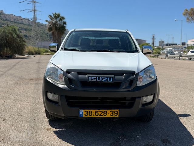 איסוזו די-מקס