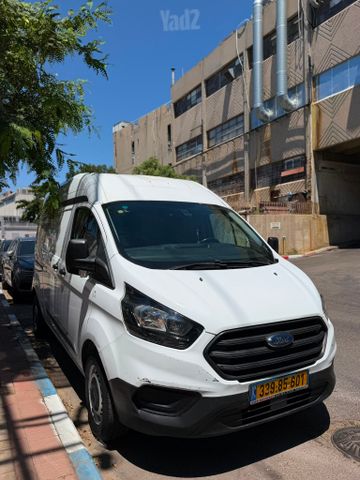 פורד טרנזיט קוסטום