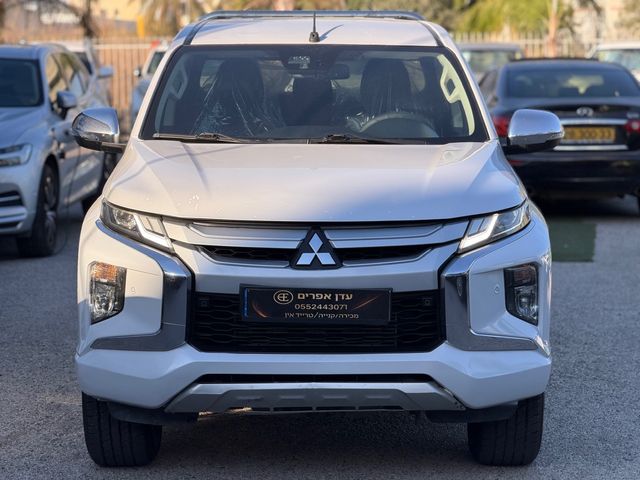 מיצובישי טרייטון / L200