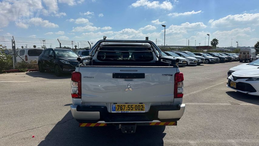 מיצובישי טרייטון / L200