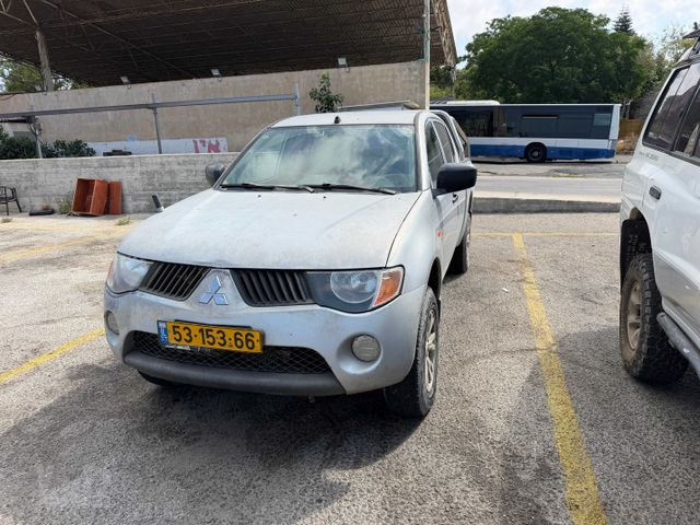 מיצובישי טרייטון / L200