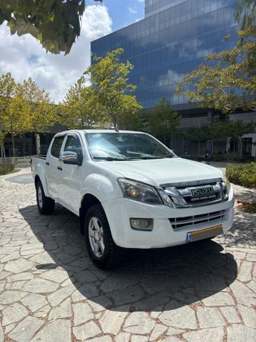 איסוזו די-מקס
