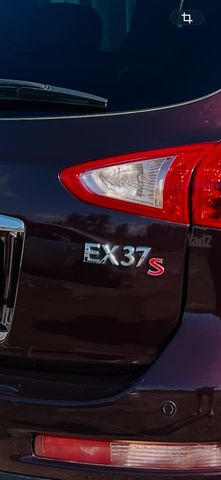 אינפיניטי EX37