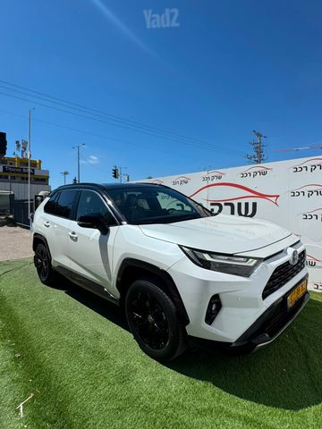 טויוטה RAV4