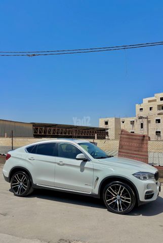 ב מ וו X6