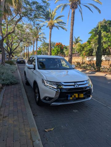 מיצובישי אאוטלנדר