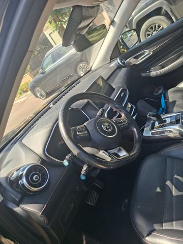 מודעת רכב אם ג'י EHS PHEV