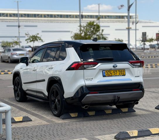 טויוטה RAV4