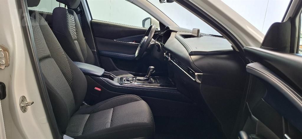 מודעת רכב מאזדה CX-30