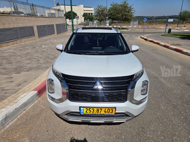 מיצובישי אאוטלנדר