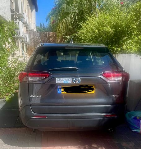 מודעת רכב טויוטה RAV4