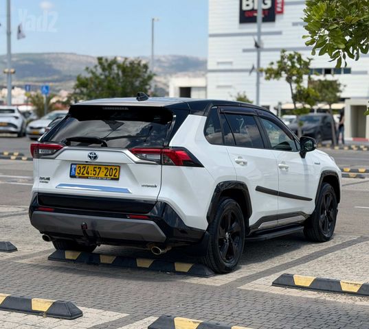 טויוטה RAV4