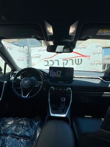 טויוטה RAV4